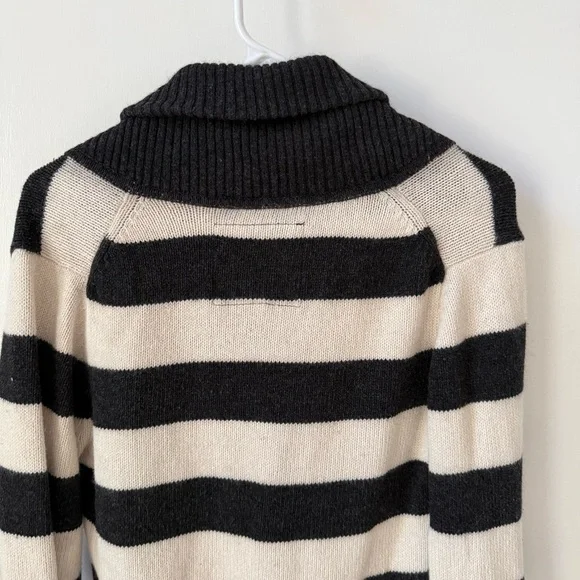 Y2K American Eagle Striped Shawl Collar Sweater in Charcoal Grey and Ivory - Picture 7 of 12